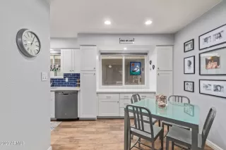 Photo #4: 6585712 Listing