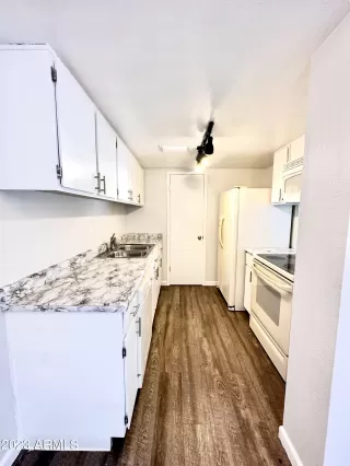 Photo #4: 6585789 Listing