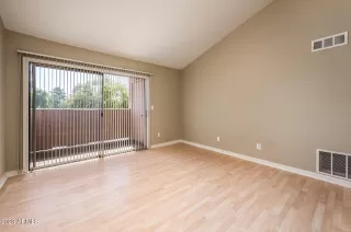 Photo #4: 6585874 Listing