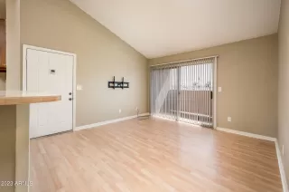 Photo #5: 6585874 Listing