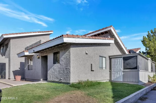 MLS: 6585988 Condo For Sale