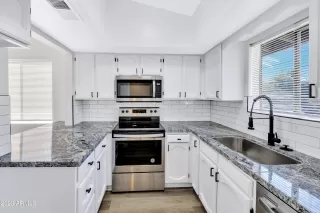 Photo #3: 6585988 Listing 