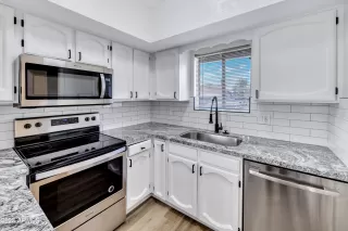 Photo #4: 6585988 Listing 