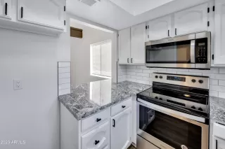 Photo #5: 6585988 Listing 