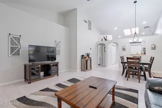 Photo #6: 6586034 Listing