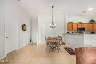 Photo #5: 6586094 Listing