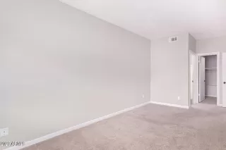 Photo #6: 6586164 Listing