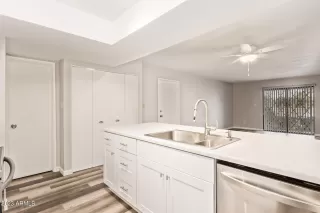 Photo #6: 6586605 Listing