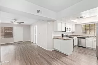 Photo #2: 6586802 Listing