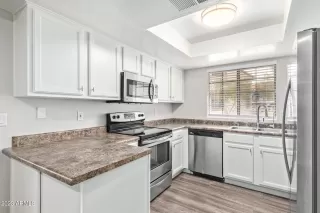 Photo #3: 6586802 Listing