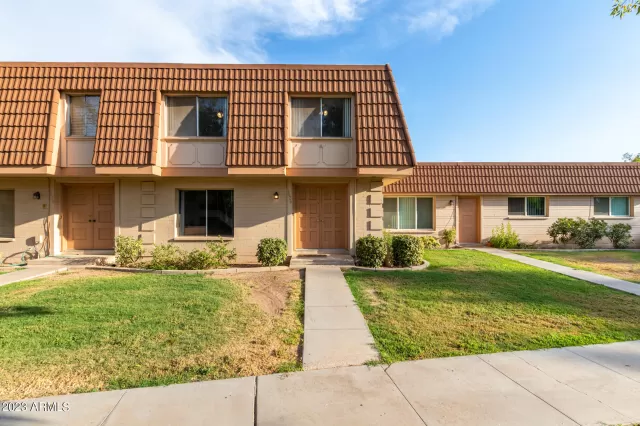 MLS: 6587000 Condo For Sale