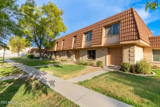 Photo #1: 6587000 Listing