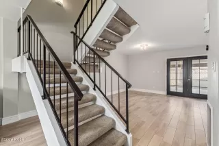 Photo #6: 6587000 Listing