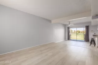 Photo #4: 6587069 Listing