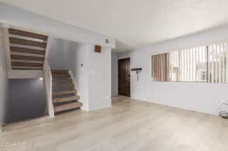 Photo #6: 6587069 Listing