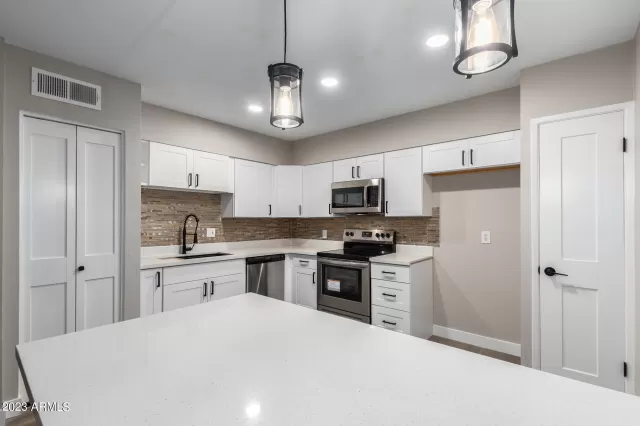 MLS: 6587306 Condo For Sale