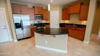 Photo #2: 6587389 Listing 
