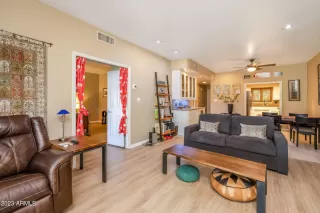 Photo #6: 6588074 Listing