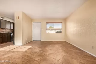 Photo #4: 6588255 Listing