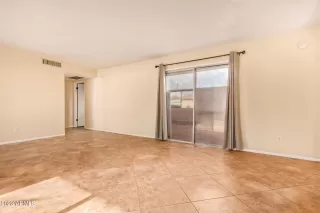 Photo #6: 6588255 Listing