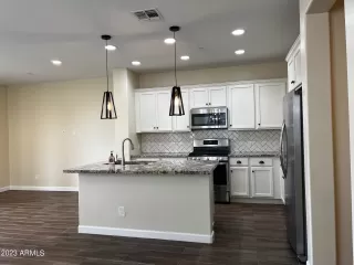 Photo #2: 6588340 Listing 