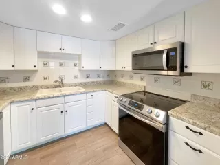 Photo #6: 6588660 Listing 