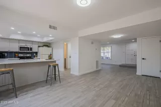 Photo #5: 6588875 Listing 