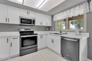 Photo #3: 6589167 Listing