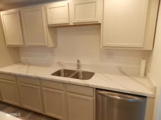 Photo #3: 6589219 Listing