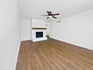 Photo #5: 6589268 Listing