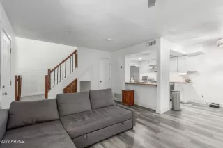 Photo #5: 6589776 Listing