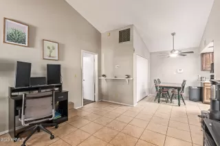 Photo #6: 6590169 Listing