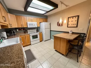 Photo #6: 6590380 Listing 