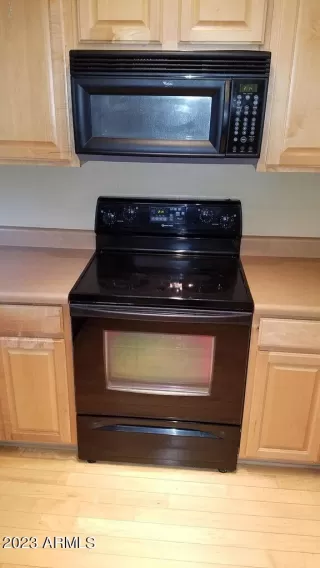 Photo #4: 6590441 Listing