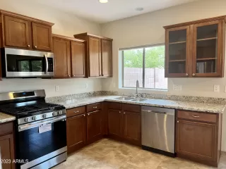 Photo #4: 6590631 Listing