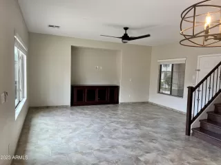 Photo #5: 6590631 Listing