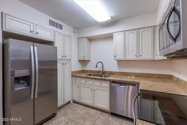 MLS: 6590760 Condo For Sale