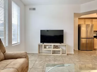 Photo #5: 6591107 Listing