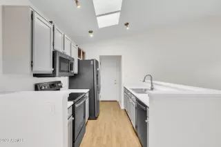 Photo #3: 6591222 Listing 