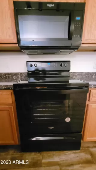 Photo #5: 6591257 Listing