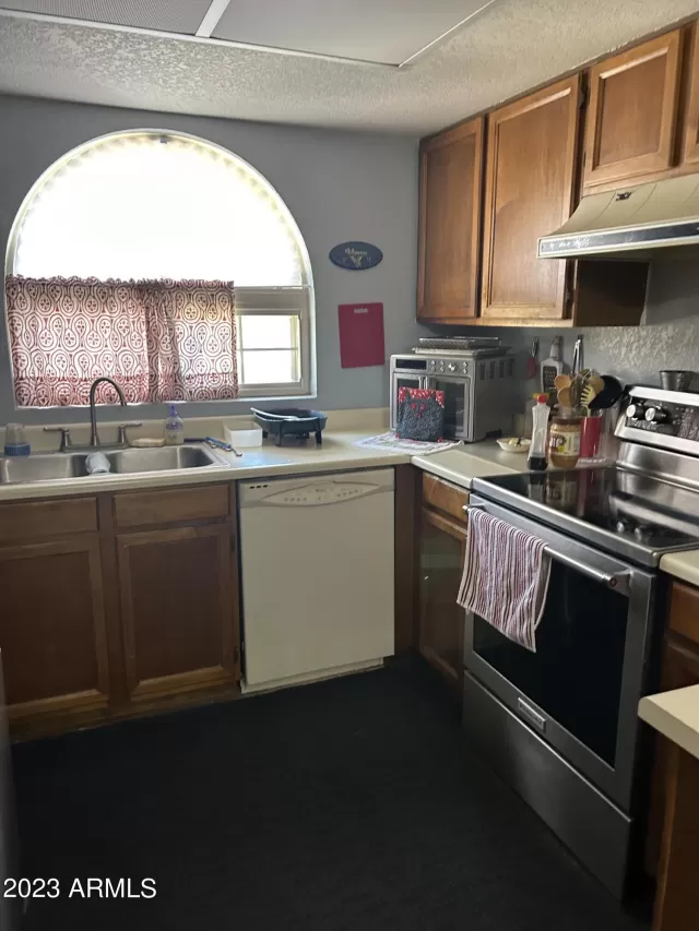 MLS: 6591289 Condo For Sale