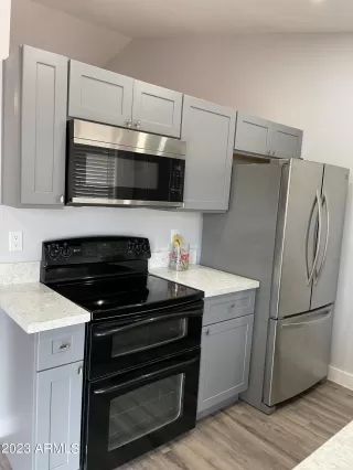 Photo #5: 6591303 Listing 