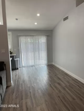 Photo #6: 6591303 Listing 