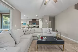 Photo #4: 6592063 Listing