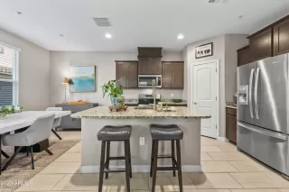 Photo #6: 6592063 Listing