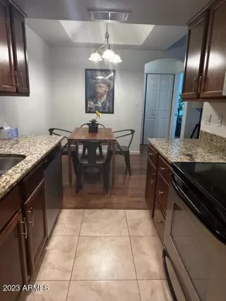 Photo #6: 6592135 Listing