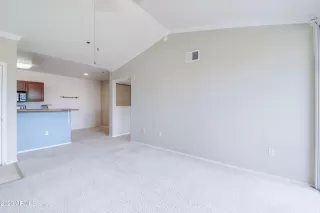 Photo #3: 6592774 Listing