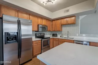 Photo #6: 6593407 Listing