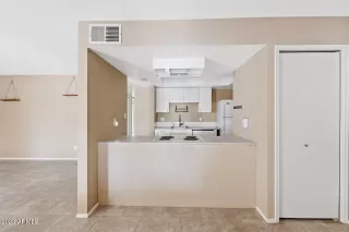 Photo #5: 6593491 Listing