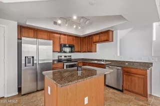 Photo #5: 6593688 Listing 